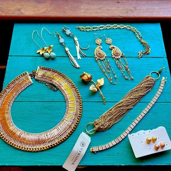Jewelry | 1 Pieces Of Gold Costume Jewelry | Poshmark